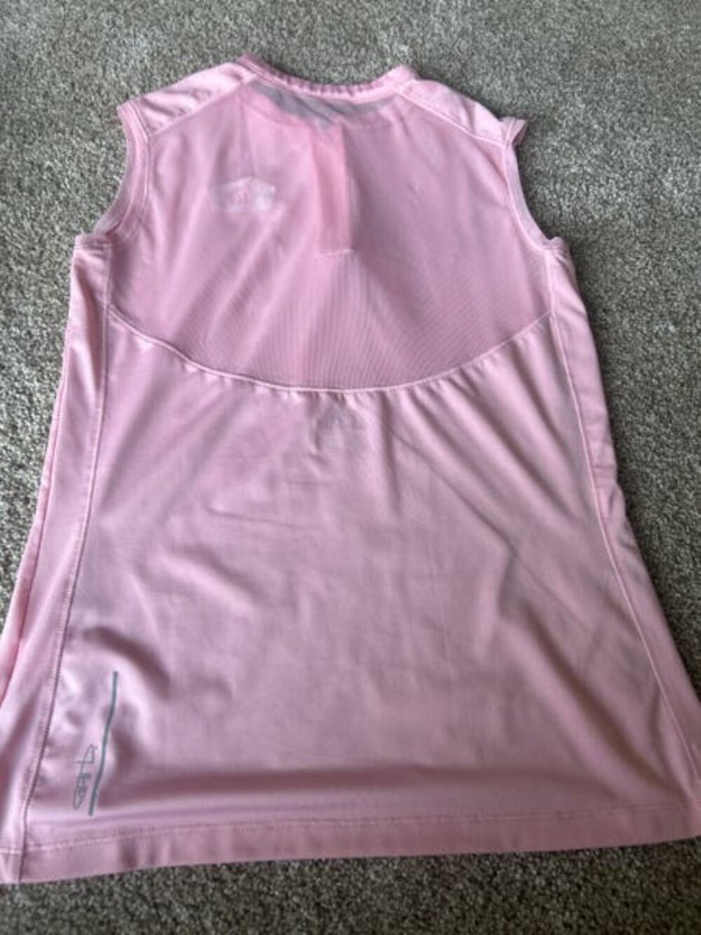Sleeveless shirt